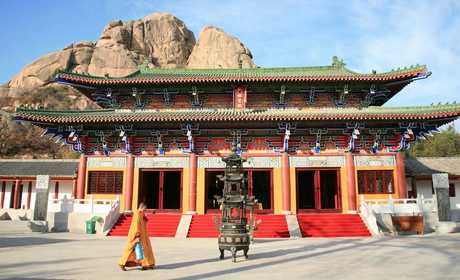 仅35元就享受50元的【海阳市】丛麻院景区门票一张，丛麻院建于隋末唐初，历经唐、宋、元、明、清，迄今千馀年，名声远扬，成为胶东著名的佛教圣地。