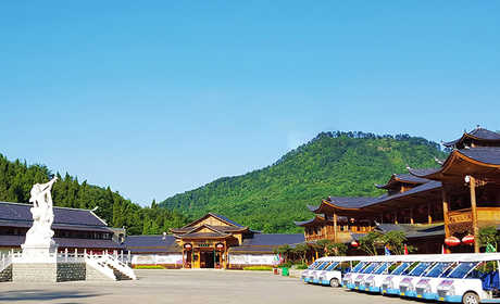 仅60元可享原价80元的【重庆市】常青国际羊鹿山景区成人票，群山叠翠、峰林秀美，拥有喀斯特地貌琵琶洞、梅花鹿繁育基地等40多个景点，是集科普教育、休闲娱乐、度假养生为一体的大型综合旅游度假区！