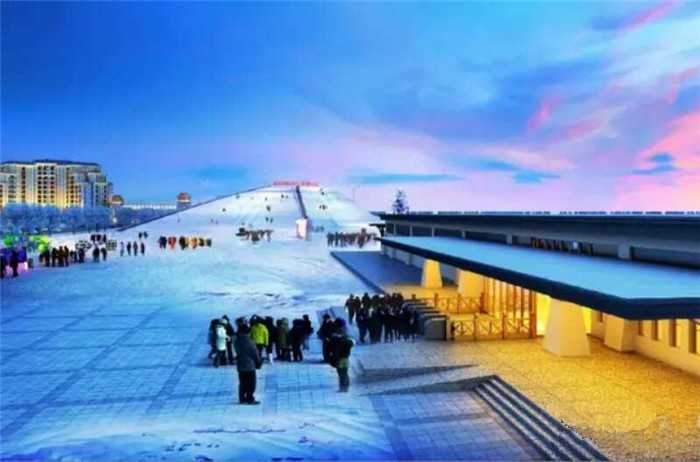 仅108元享价值300元【大兴】龙熙滑雪场周末滑雪票，是京南地区规模较大，设施齐全，娱乐项目较多，集户外滑雪、雪地娱乐、高尔夫、温泉、住宿为一体的大型四季旅游胜地。
