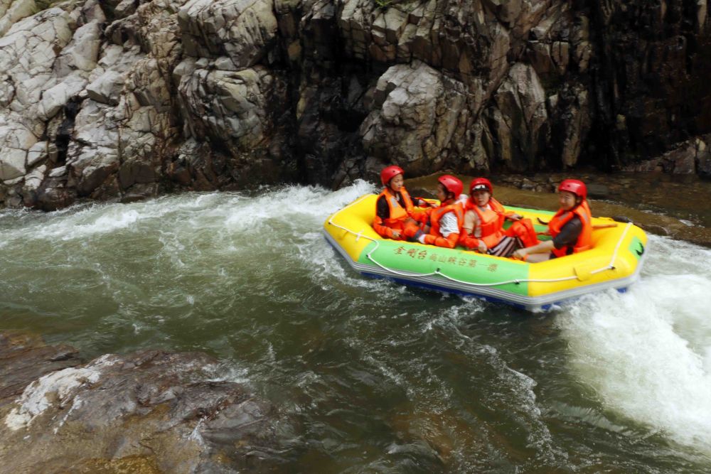 金刚台峡谷漂流